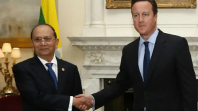Ông Thein Sein được nước ngoài khen ngợi nhưng một số người nói ông phải làm nhiều hơn để cải thiện tình hình Rakhine
