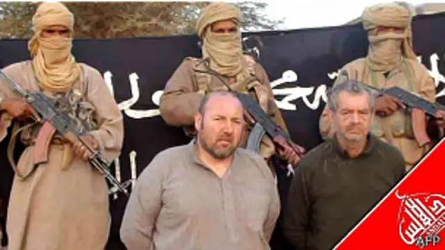 Foto de 2011 de AQMI con el rehén Phillipe Vernon