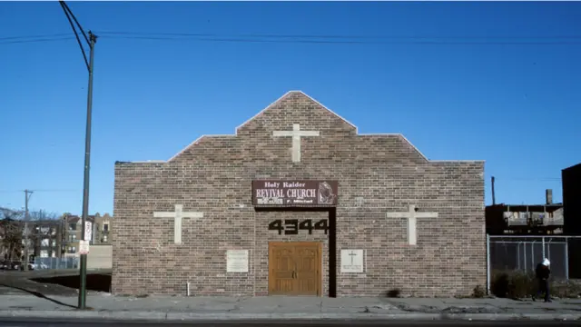 Iglesia 4344 West Madison St., Chicago, 1994.
