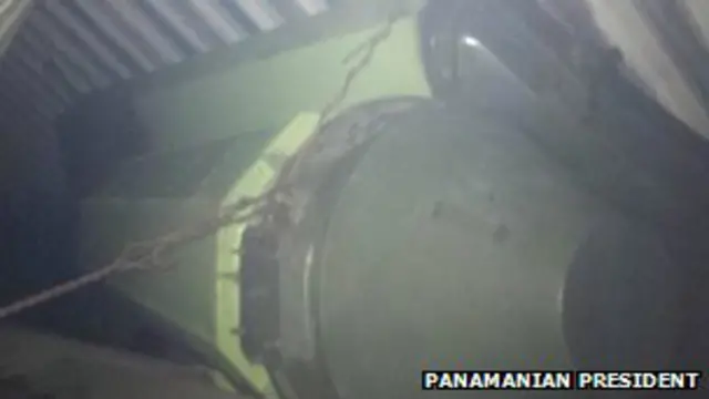 Tổng thống Panama nói 'hàng quân sự' được tìm thấy trong các thùng chứa đường