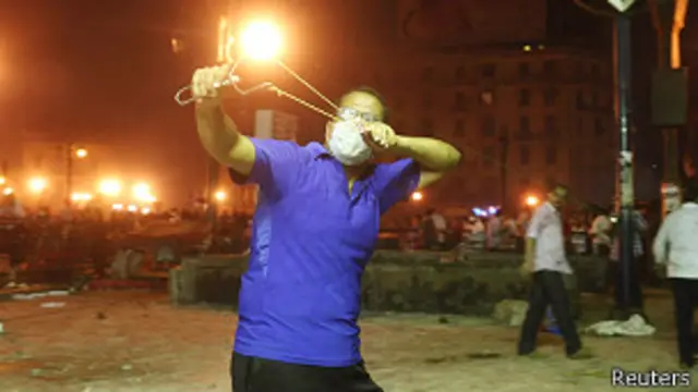 egypt_clashes_slingshot