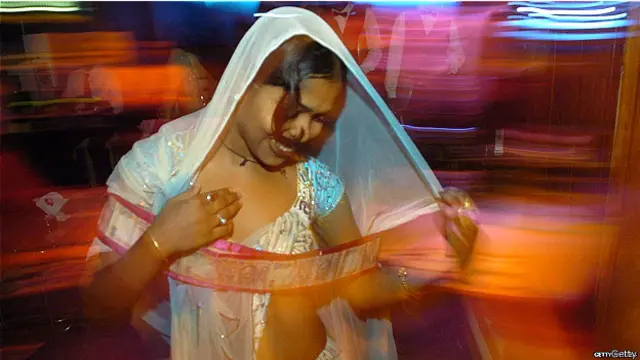 बार डांस