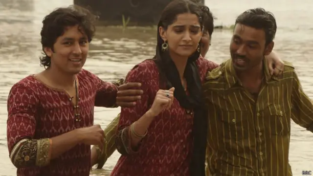 विक्रम दाहिया, सोनम कपूर और धनुष