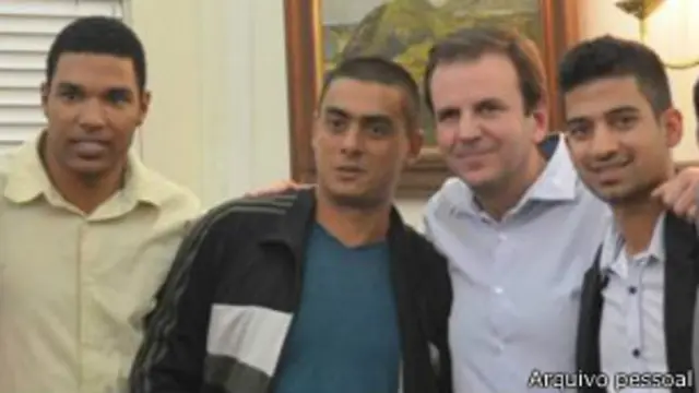 Denis Neves (à esq.) em reunião com Eduardo Paes