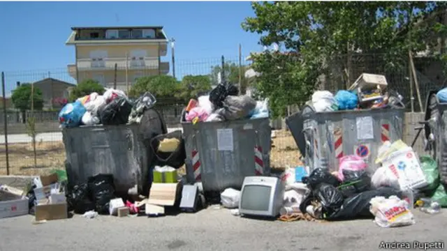 Lixo em Monasterace (crédito: Andrea Pupetti)