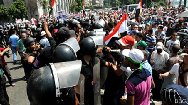 حالت قوات الشرطة دون وصول المحتجين إلى مقر الحكومة