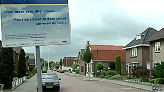 Calle residencial de Hengelo donde se experimentó con el pavimento fotocatalizador