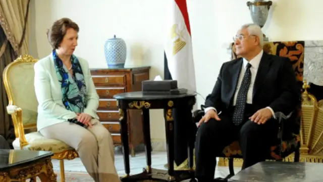 أشتون وعدلي منصور 