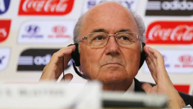 سپ بلاتر قرار است با اعضای کمیته اجرایی فیفا در ماه اکتبر درباره تغییر زمان جام جهانی قطر گفتگو کند.