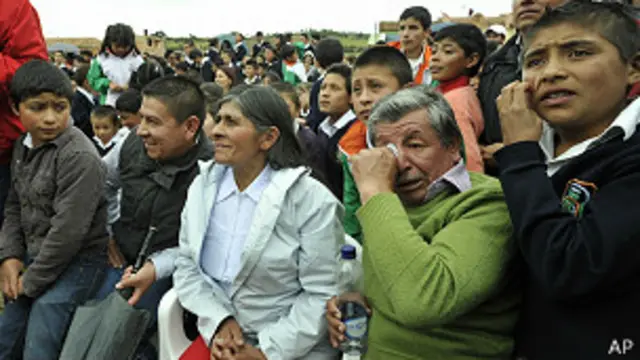 Familia y fanáticos del ciclista colombiano Nairo Quintana