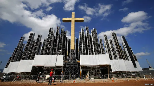 Tarima para el papa Francisco 