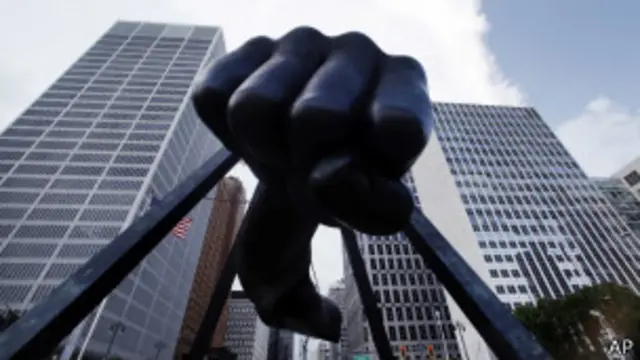 Статуя в Детройте