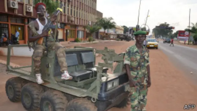 Des combattants Séléka à Bangui en avril 2013.