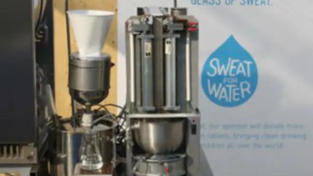 دا ماشين له کاليو نه د خولو د را اېستلو لپاره جامو وچولو ماشين ته ورته کالي تاووي او گرموي يې