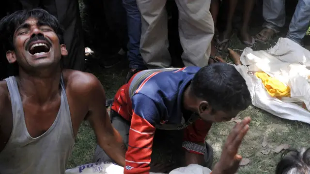 بيهار - أثارت فاجعة تسمم 23 طفلا في مدرسة غاندامان في منطقة ساران بولاية بيهار غضبا شديدا.