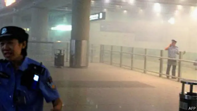 Đánh bom phản đối ở phi trường TQ