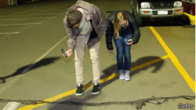 Трещины на тротуаре в Веллингтоне