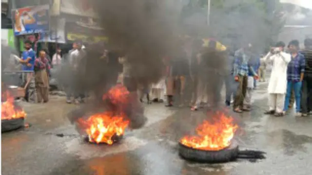 کشمیر میں جگہ جگہ مظاہرے جاری ہیں