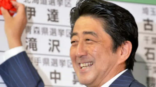 پیروزی می تواند برای اولین بار کنترل مجلس علیا و سفلای ژاپن را در اختیار آقای آبه بگذارد.