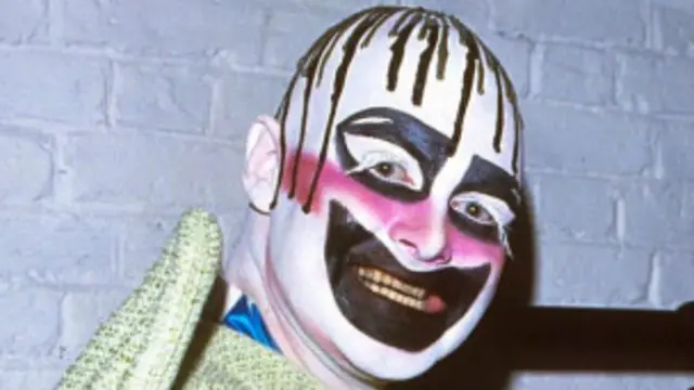 波維瑞在倫敦Taboo夜店的戲劇造型誇張