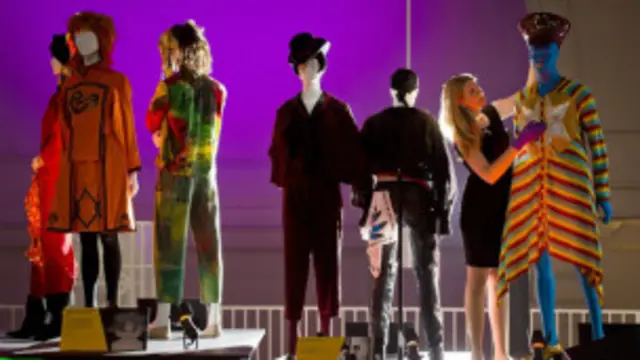 倫敦V&A美術館名為」Club to Catwalk」的展覽