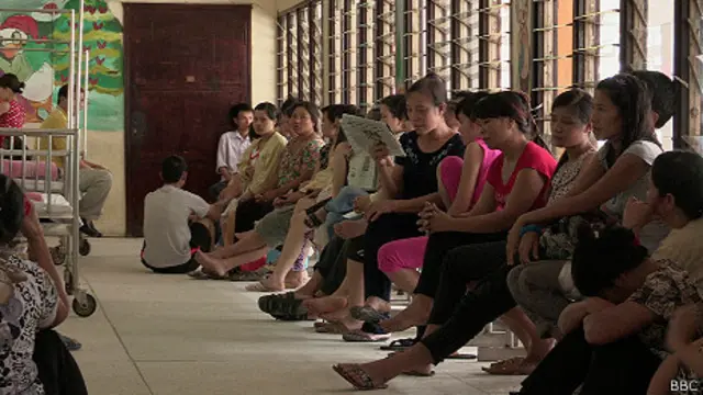 Cảnh tại một bệnh viện nhi ở Hà Nội