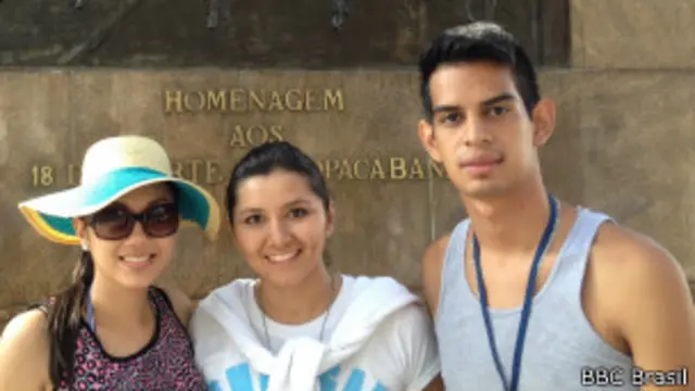 Trio de peregrinos de El Salvador dizem acreditar que escolha de Francisco trará de volta os jovens à Igreja