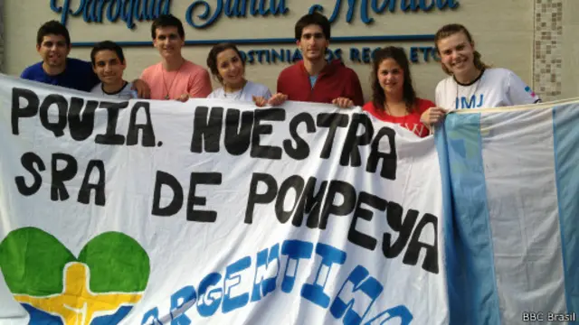 Argentinos à espera do papa (Luis Barrucho/BBC Brasil)
