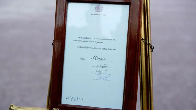 इस संदेश में दर्ज है कि सोमवार को डचेज़ ऑफ़ कैम्ब्रिज ने 4 बजकर 24 मिनट पर पुत्र को जन्म दिया है. डचेज़ और उनकी संतान दोनों ठीक हैं.