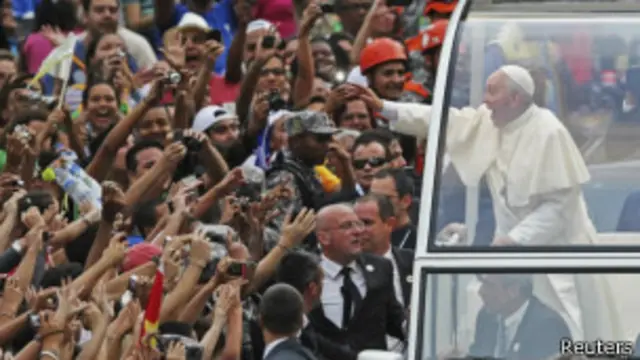 Đây là lần đầu tiên Giáo hoàng Francis công du nước ngoài kể từ khi tiếp quản Vatican