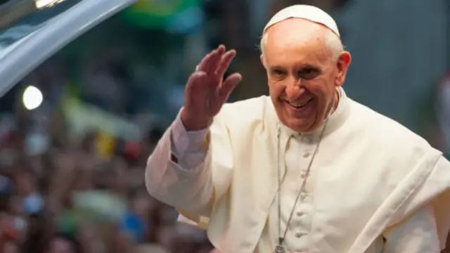 Papa Francisco acena no Rio de Janeiro | Foto: Getty