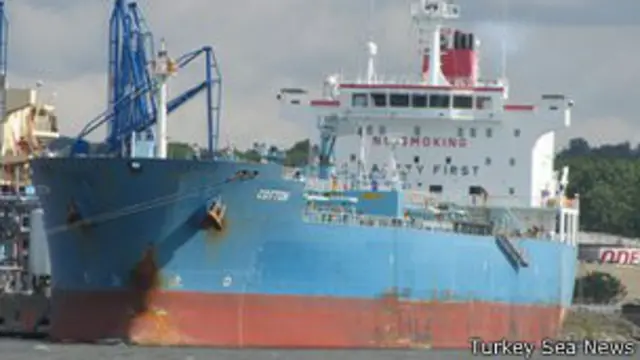 kapal_turki_bajak_laut_