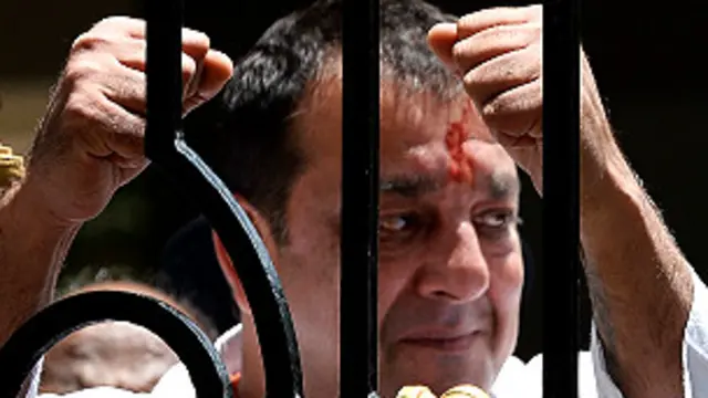  سنجے دن يروڈا جیل میں اپنی سزا کاٹ رہے ہیں