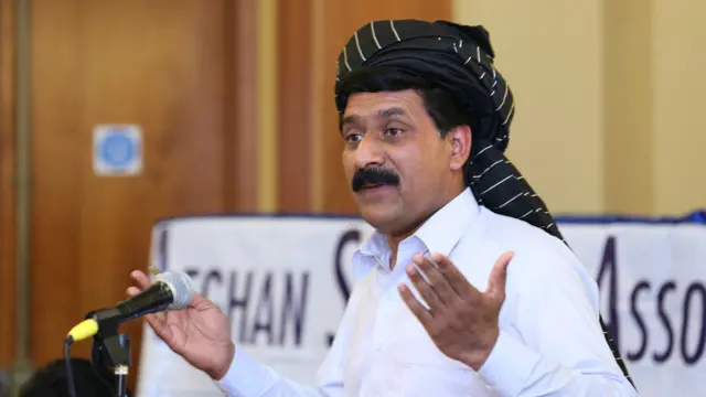 ملالہ کے والد ضٰیا الدین یوسفزئی کا کہنا تھا کہ انہوں نے ملالہ کو کوئی خاص ٹریننگ نہیں دی اور انہیں ایک فردِ واحد سمجھا۔