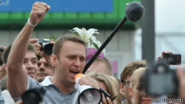 Алексей Навальный обращается к сторонникам на Ярославском вокзале 20 июля 2013 года