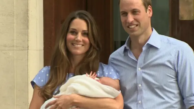 面对世界媒体的镜头时,他们显得很放松,满面笑容