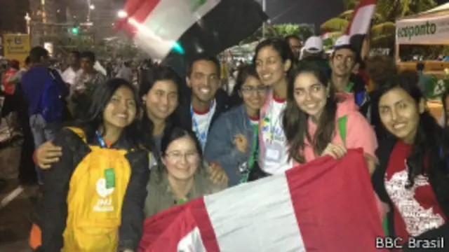 Jovens peruanos no Rio | Foto: Luís Barrucho / BBC Brasil
