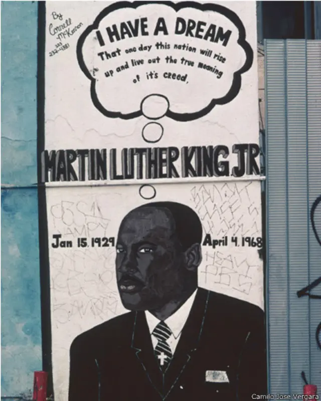 South Park Liquors por Cornell McKennon, South Avalon Boulevard at 51st Street, Los Ángeles 2006