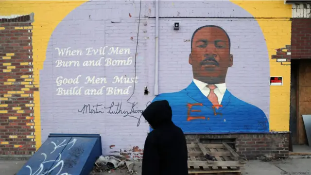 Avenue Laundromat, Central Avenue at Connecticut Avenue, Bridgeport 2010
