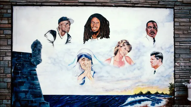 Mural at 656 Sutter Ave., East New York, Brooklyn, 2000. Painter Abdul says that the concept came from the owner of the business: