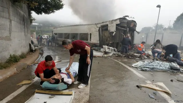 کچھ مسافروں کو حادثے کی جگہ پر ہی مدد فراہم کی گئی تھی۔ 