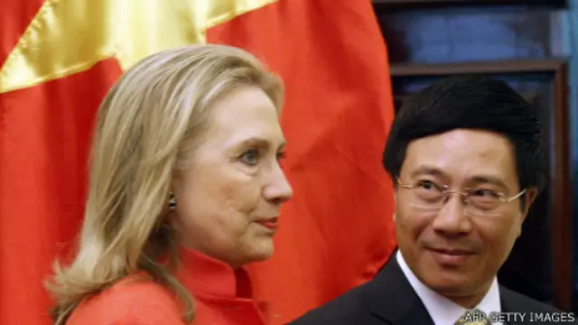 Bà Hillary Clinton và Bộ trưởng Phạm Bình Minh ở Hà Nội tháng 7/2012
