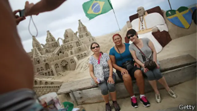 Escultura de arena del Papa