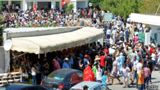 Muhammed Brahmi'nin öldürülmesi Tunus'ta protesto ediliyor