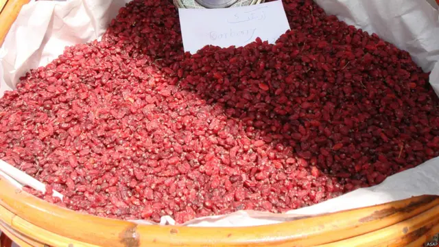 زرشک نیز یکی از اقلام صادراتی زراعتی این کشور است.