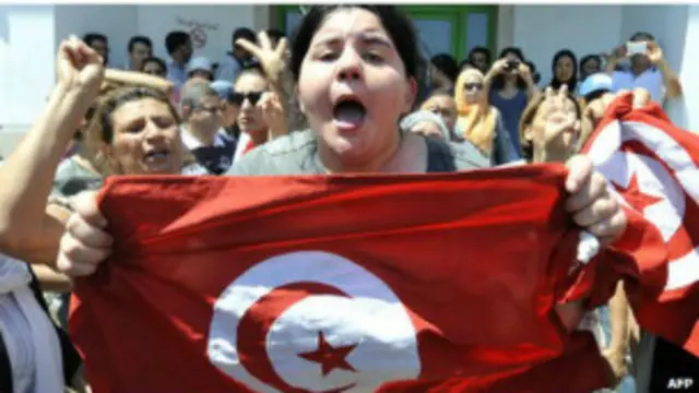 الاغتيال يعيد إلى الأذهان ما وقع للمعارض شكري بلعيد