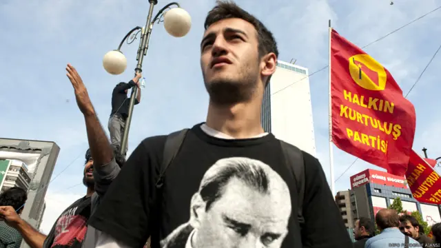 Protestolar kısa sürede Türkiye'nin birçok kentine yayıldı. Ankara'nın Kızılay Meydanı da eylemlere sahne oldu.
