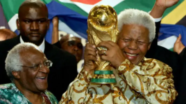 Ông Mandela góp phần đưa World Cup tới tranh tài ở Nam Phi.