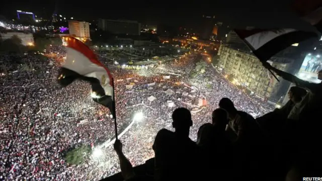 صدر مرسی کے حامیوں اور مخالفین نے بڑے جلوس نکالے ہیں