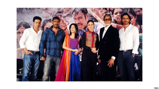 गीत 'रघुपति राघव राजा राम' के प्रमोश्नल कार्यक्रम में 'सत्याग्रह' फिल्म के कलाकार मनोज वाजपेयी, अजय देवगन, अमृता राव, करीना कपूर, अमिताभ बच्चन और अर्जुन रामपाल.
